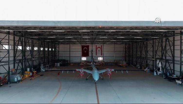 TSK'dan Kıbrıs Barış Harekatı'nın 50. yılına özel geçit töreni - Resim: 4